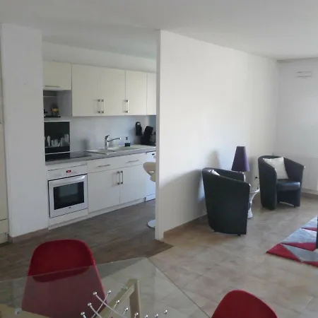 Apartment 200m Plages